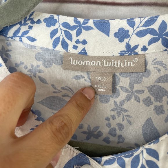 Woman Within Perfect Pintucked Shirt Size 18/20 - Picture 4 of 10